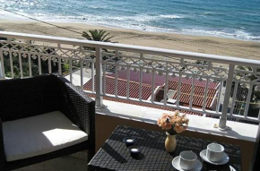 Гостиница Naftis Apartments  Пелекас